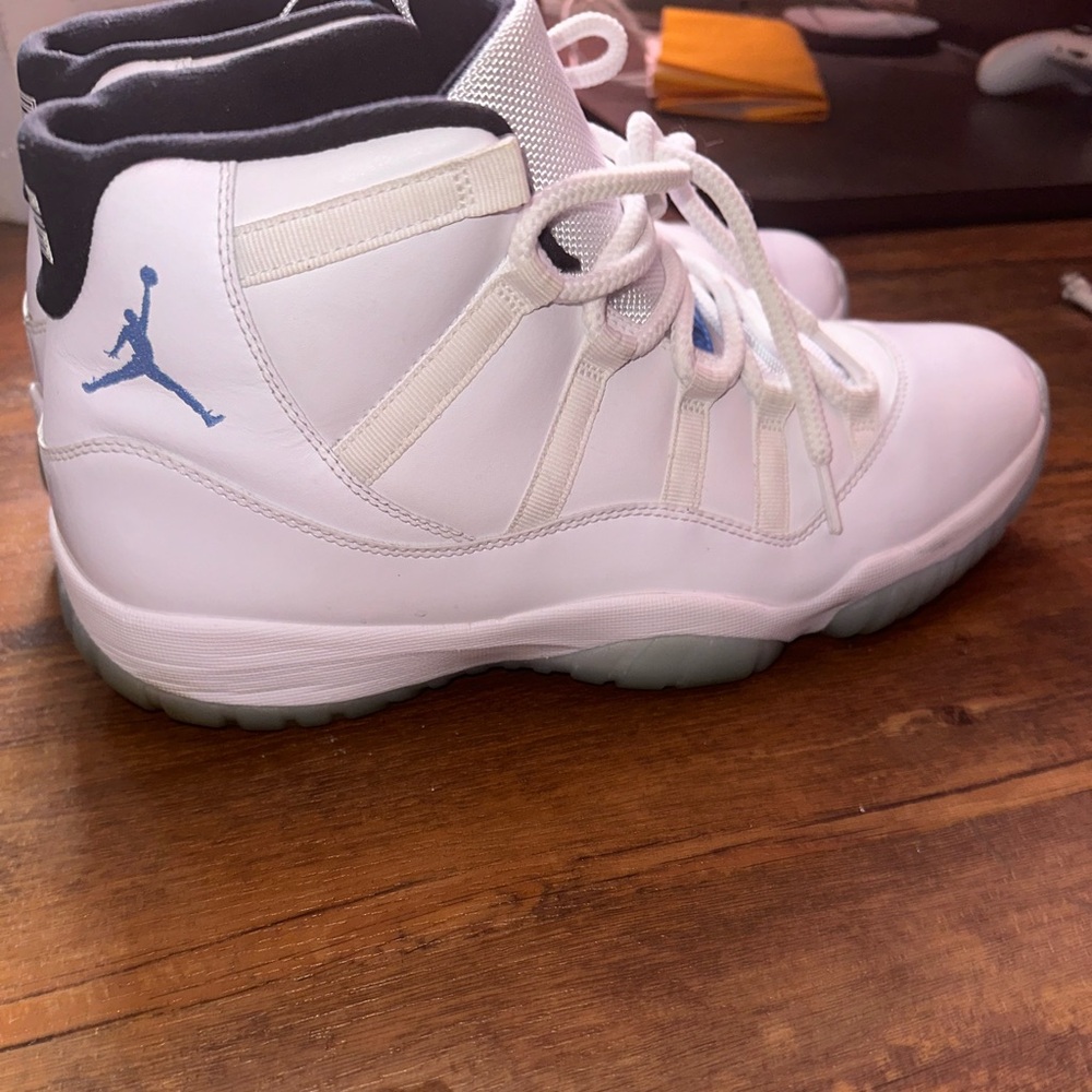 no box, size 12